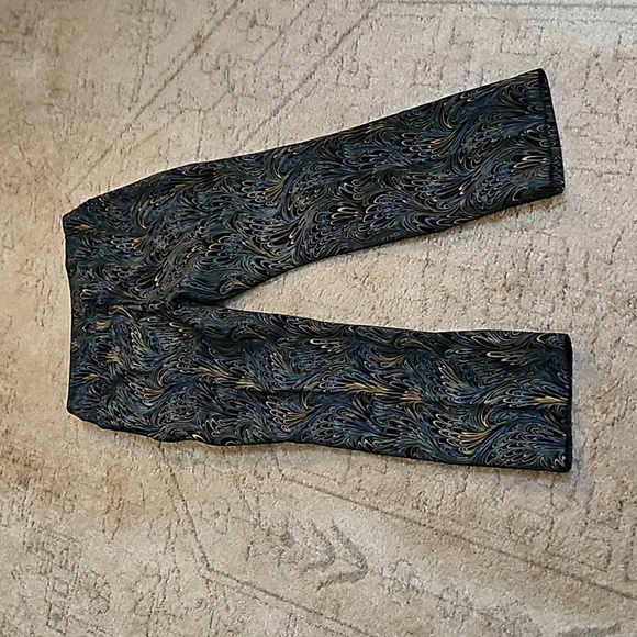 Elegant Patterned Women's Pants - Picture 4 of 10